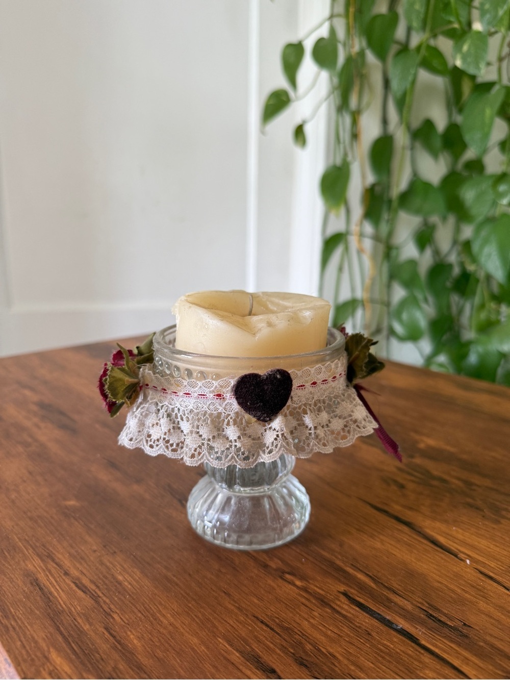 Decorative Cream Candle in Glass Pedestal Holder with Lace Trim